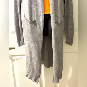 Love Tree Gray Open Front Cardigan Sweater size Medium thumbnail 6