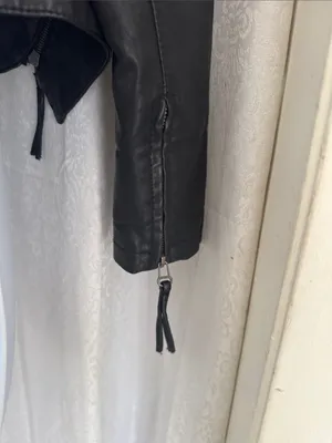 Lulu's Black Quilted Panel Leather Moto JacketSz: L thumbnail 6