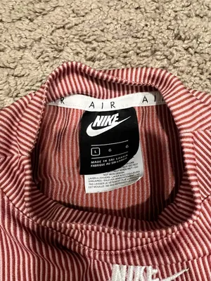 Nike Crop Top thumbnail 3