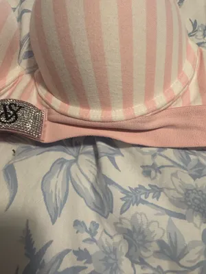 Victoria’s Secret bra thumbnail 3