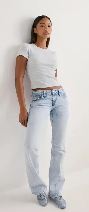 NWT True Religion Joey Mid Rise Flare Jeans Light Wash Size W29 🩵 thumbnail 1