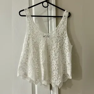 White Lace Crochet Sleeveless Top thumbnail 4