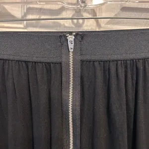 Elle Women Black Zipper Front Skirt Size L Rayon Spandex‎ Grunge Goth Whimsigoth thumbnail 2
