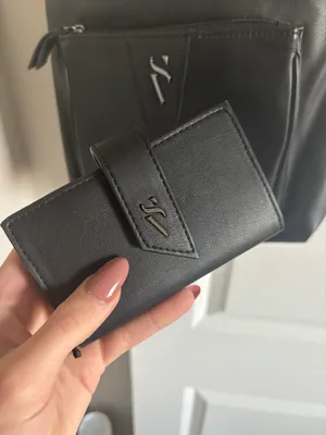 Black Leather VS Purse thumbnail 3