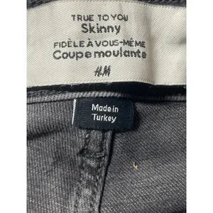 H&M Women's Black High Waisted Button Zip Slim Fit Skinny Denim Jeans Pants Sz S thumbnail 4