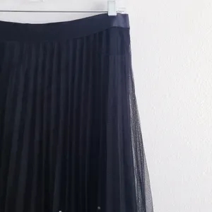 Anthropologie Eva Franco Black Pearl Pleated Midi Skirt thumbnail 4