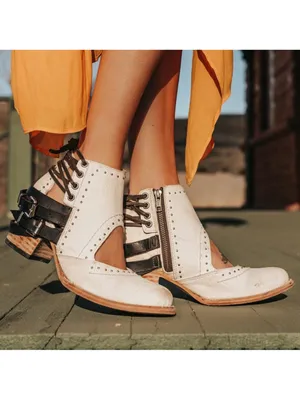 Freebird By Steven Desert Leather Buckle Cutout Studded Ankle Boots Size 10 thumbnail 3