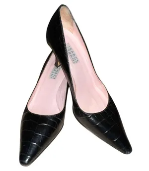 Isaac mizrahi Elegant Black Croc-Embossed Pumps thumbnail 2
