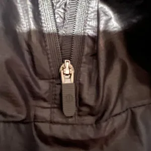 Lululemon black packable windbreaker raincoat s/m‎ thumbnail 7