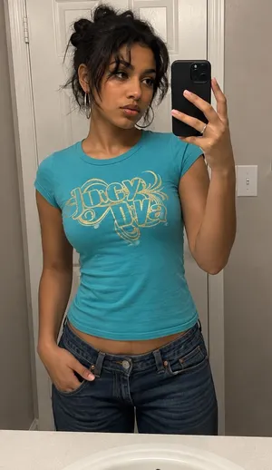 Vintage Juicy Couture Indie Sleaze McBling Women's Baby Tee Y2K Gold Glitter SM thumbnail 1