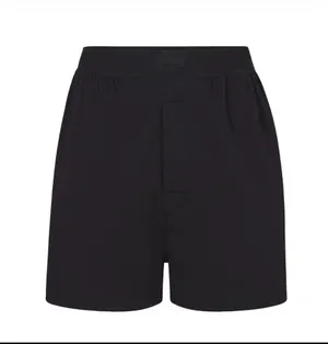 SKIMS Black Small Onyx Boyfriend Loose Boxer thumbnail 4