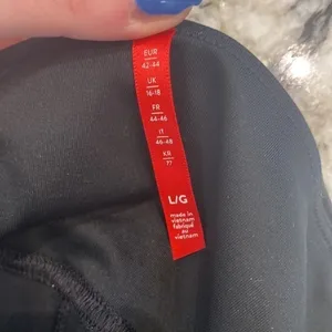 Spanx Faux‎ Leather Leggings in Size Large thumbnail 7