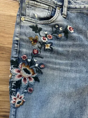 Silver Jeans Avery Slim embroidered whimsical 32x36 jeans thumbnail 2