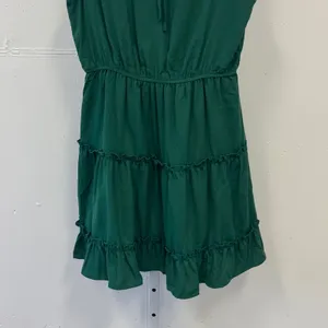 NWT Cupshe Emerald Green Tiered Ruffle Mini Dress Sleeveless Tie Neck Size Small thumbnail 4
