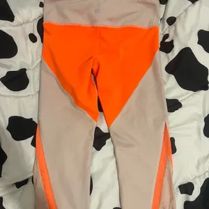 Mesh Capri Leggings Alo Yoga thumbnail 3
