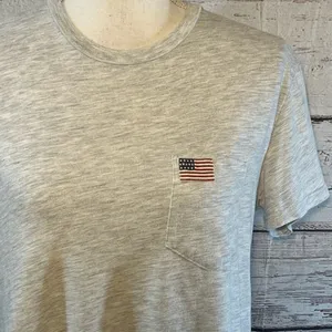 BRANDY MELVILLE T-Shirt Cropped with Pocket American Flag Gray-OS thumbnail 2