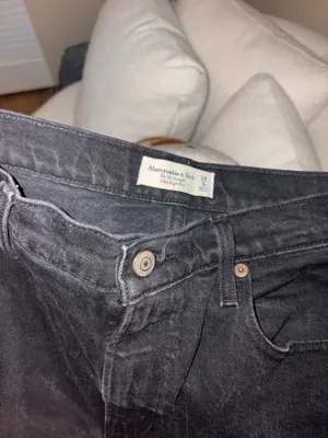 Abercrombie The High-Rise Jeans 90s Straight thumbnail 3