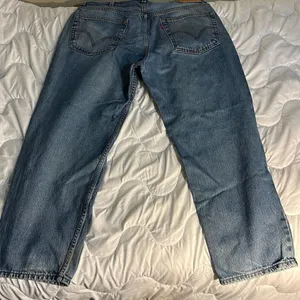 Levi’s 550 Denim Relaxed Fit. Waist:36 ,Inseam: 27 inches thumbnail 2