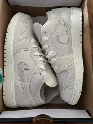 Air Jordan 1 Low SE Craft GS 'Pale Ivory' thumbnail 9