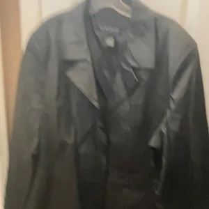 FINAL MARKDOWN Dialogue black leather jacket 2x thumbnail 1