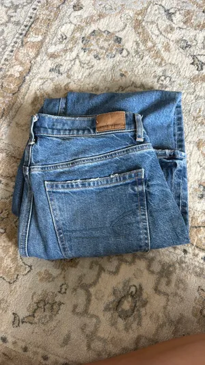 American Eagle High-Rise Straight Jeans thumbnail 5