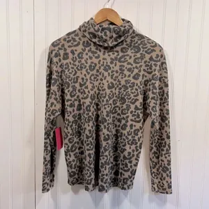 Vince Camuto leopard print cowl neck long sleeve top thumbnail 5