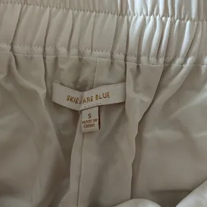 Skies are blue pants thumbnail 2