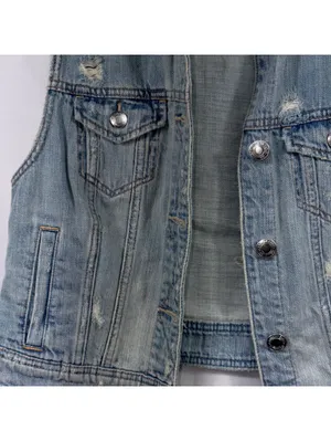 American Eagle Distressed Denim Vest Women’s Medium Light Wash Jean Vest thumbnail 3