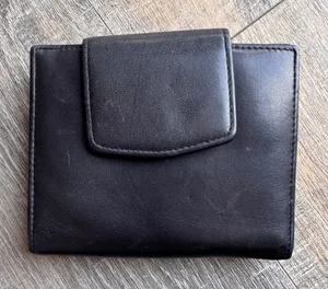Buxton Black Leather Bifold Wallet Kiss Lock Coin Pouch ID Window Velvet Touch thumbnail 1