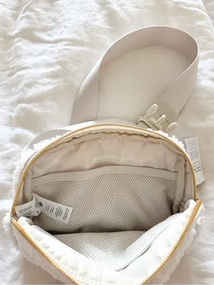 NWT • Lululemon Sherpa Everywhere Belt Bag thumbnail 6