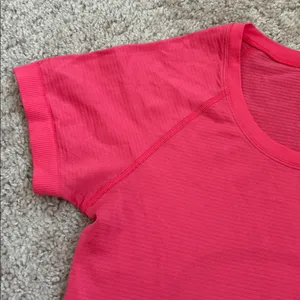 Lululemon top. S thumbnail 3