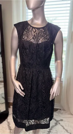 Trina Turk Black Lace Fit Flare Dress Size 8 Cocktail Party Cap Sleeves thumbnail 1