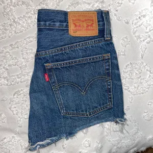 Levi's vintage denim jeans high rise shorts! thumbnail 5
