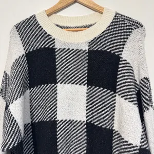 Abercrombie & Fitch Checkered Sweater Size Medium Black White Oversized thumbnail 4
