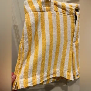 Old Navy Everyday Short Womens 10 Yellow White Striped Linen Blend‎ 3" Coastal thumbnail 2