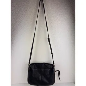 Vince Camuto Black Leather Crossbody Bag Flap Zipper Pocket‎ Adjustable Strap thumbnail 2