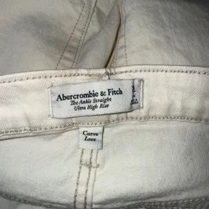 Abercrombie & Fitch Curve‎ Love Ankle Straight Jeans Womens 28 Short Cream NWT thumbnail 6