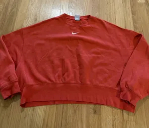 Nike Sportswear Red Orange Oversized Crewneck Sweatshirt Sz M thumbnail 1