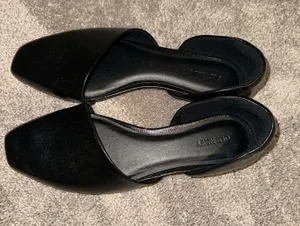 Black Old Navy Flats thumbnail 1