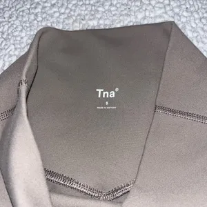 TNA Bike Shorts Aritzia High-Rise thumbnail 2