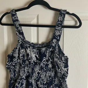Larsyn & Lily Floral Navy Jumpsuit size X-Large thumbnail 7