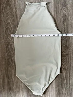 Skims Essentials Seamless Mock Neck Bodysuit Light Grey/Stone Size XXS/XS thumbnail 3