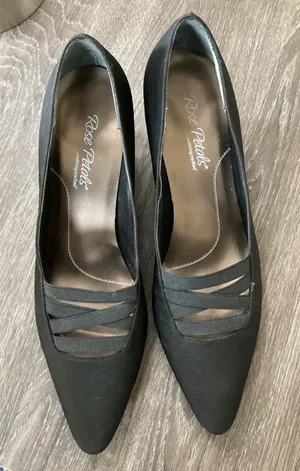 Rose Petals by Walking Cradles Black Satin Pointed Toe Kitten Heels Size 9M thumbnail 1