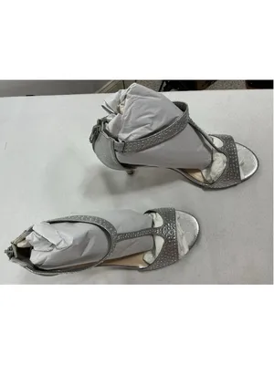 Womans New In Box City Classified Alicia Formal Evening Stiletto Pumps 9 Silver thumbnail 2