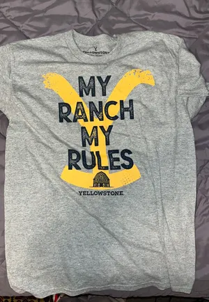 Yellowstone Tee Shirt. Medium. Never Worn thumbnail 1