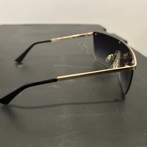 Quay Australia Gold Black Frameless Sunglasses thumbnail 8