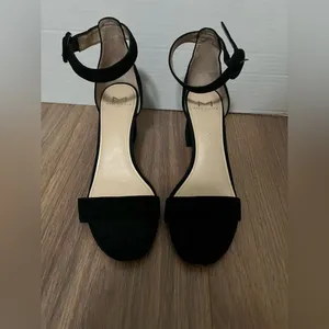 Marc Fisher LTD Black‎ Suede Block Heel Sandals Size 8M thumbnail 2