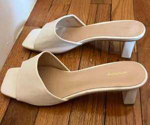 Pretty Little Thing White Sandals thumbnail 2