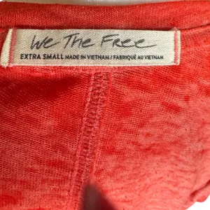 Free People We the Free Cassidy‎ Cuff Sleeve Tee Poppy Sz XS thumbnail 6
