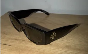 Tory Burch TY9070U Sunglasses Black Gold Dust Bag thumbnail 1